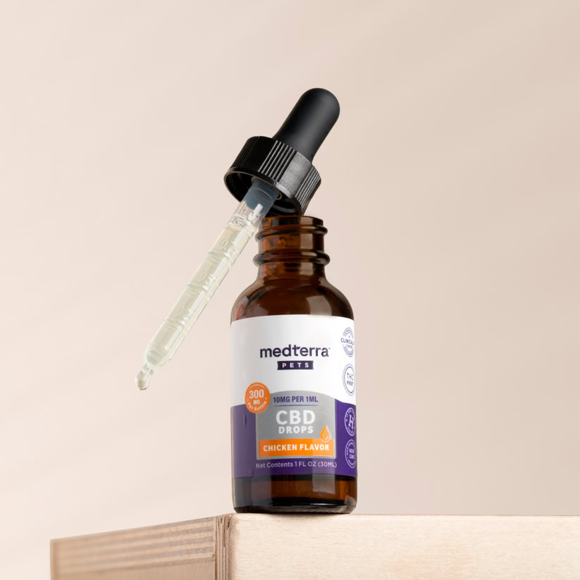 Medterra, CBD Drops for Dogs + Cats, Isolate THC-Free, Chicken, 1oz, 300mg CBD