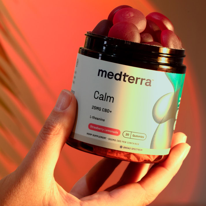 Medterra, Calm 25mg CBD+ Gummies, Strawberry Lemonade, Broad Spectrum THC-Free, 20ct, 500mg CBD